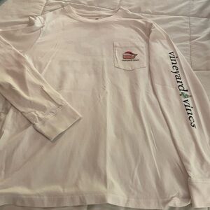 Vineyard Vines long sleeve white,Christmas t shirt. Boys L